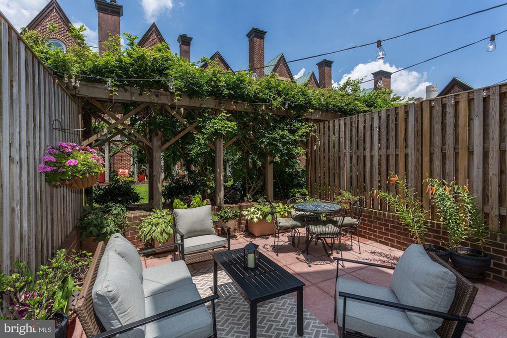 126 N Union St, Alexandria, VA 22314